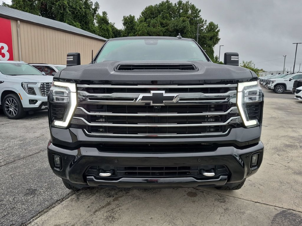 Used 2024 Chevrolet Silverado 2500 High Country w/ High Country Premium Package AWD/4WD image 6