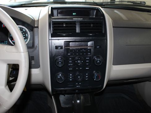 Used 2011 Ford Escape XLS w/ 101A Rapid Spec Order Code FWD image 13