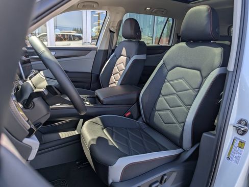 New 2026 Volkswagen Atlas Peak Edition AWD/4WD image 28