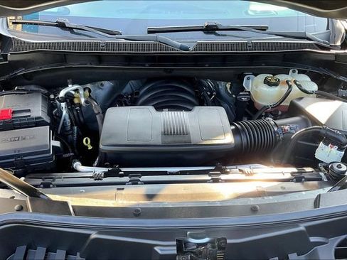Used 2023 Chevrolet Suburban Z71 AWD/4WD image 32