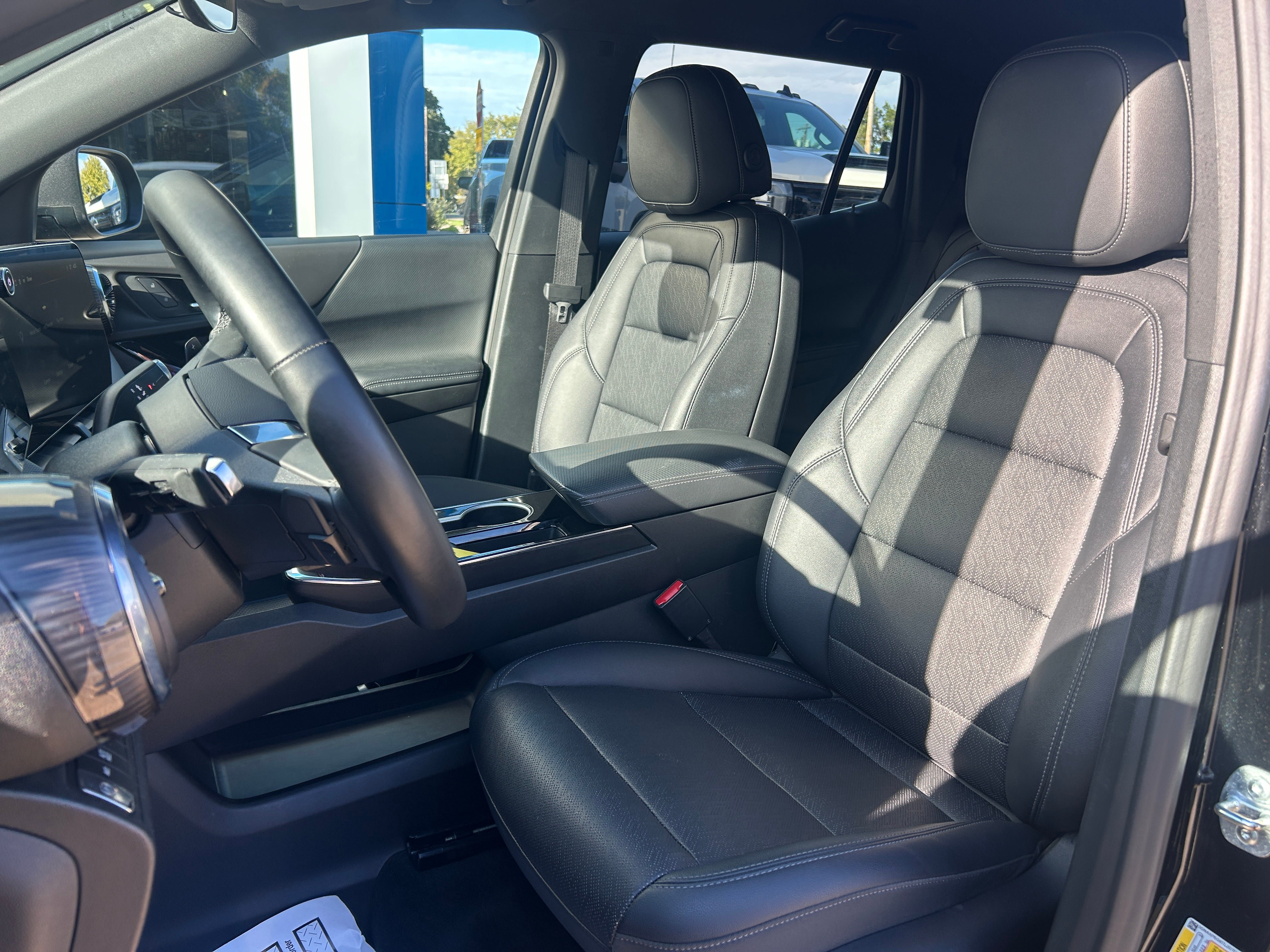 Used 2026 Chevrolet Equinox LT w/ Convenience Package II AWD/4WD image 15