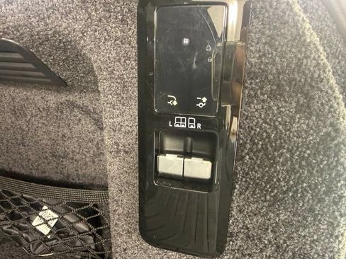 Used 2023 Land Rover Range Rover SE AWD/4WD image 16