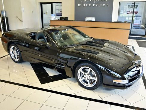Used 2003 Chevrolet Corvette Convertible w/ Preferred Equipment Group1 RWD image 12