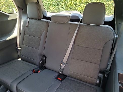 Used 2024 Chevrolet Traverse LT image 9