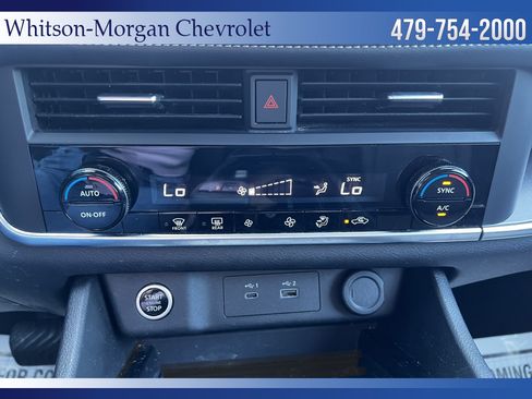 Used 2023 Nissan Rogue SV FWD image 24