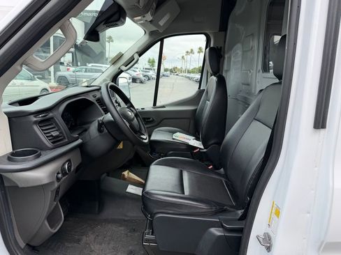Used 2023 Ford Transit 250 Medium Roof RWD image 4