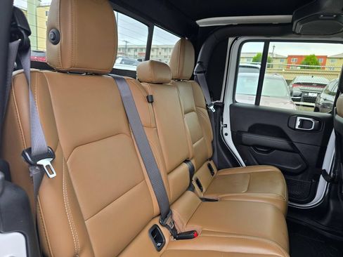 Used 2020 Jeep Gladiator Rubicon AWD/4WD image 12