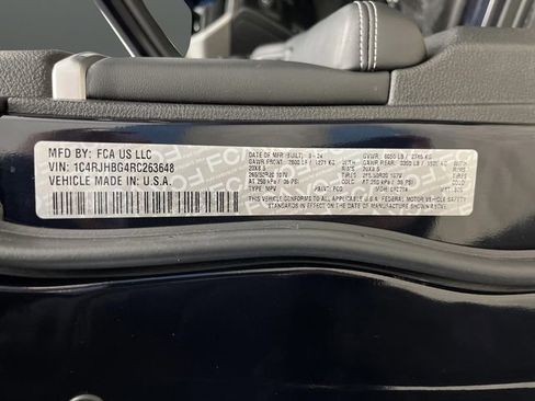 Used 2024 Jeep Grand Cherokee Limited w/ Black Appearance Package image 42