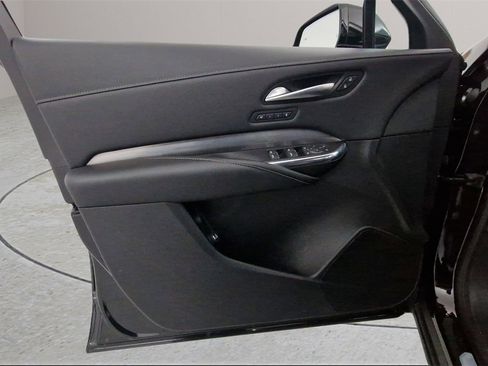 Used 2024 Cadillac XT4 Premium Luxury image 27