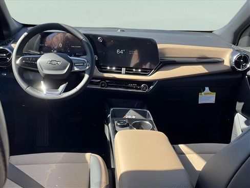 New 2025 Chevrolet Equinox ACTIV w/ Safety and Technology Package image 19