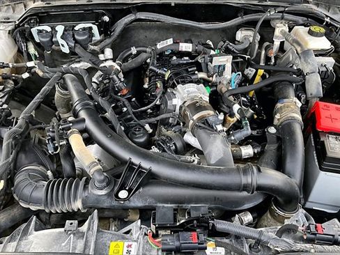 Used 2023 Ford Bronco Badlands image 31