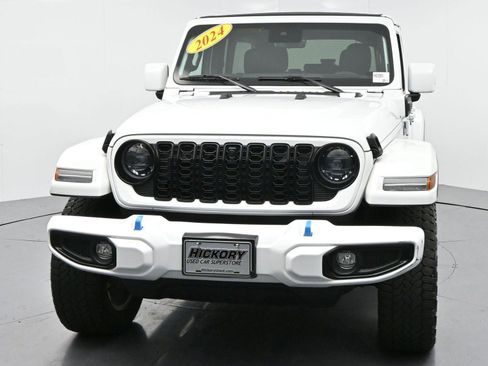 Used 2024 Jeep Wrangler High Altitude AWD/4WD image 2