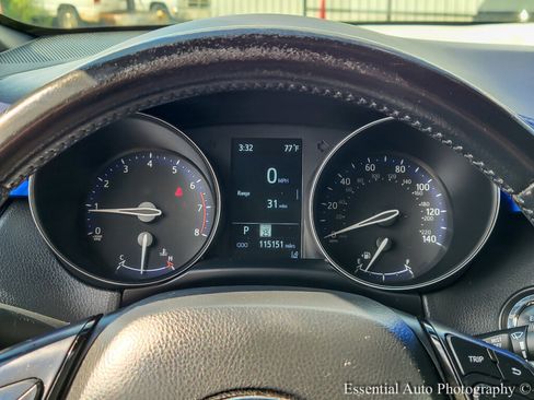 Used 2021 Toyota C-HR XLE image 18