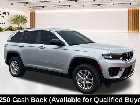 New 2025 Jeep Grand Cherokee Laredo X w/ Luxury Tech Group I RWD image 17