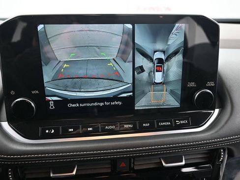 Used 2023 Nissan Rogue SL w/ SL Premium Package image 18