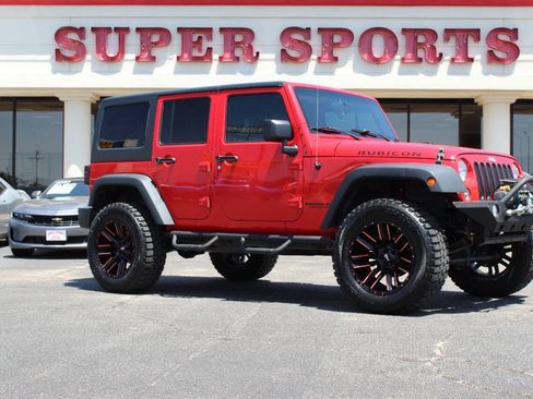 Used 2017 Jeep Wrangler Unlimited Rubicon w/ Connectivity Group AWD/4WD image 1