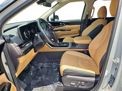 Certified 2024 Kia Carnival EX FWD image 17