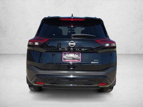 Used 2023 Nissan Rogue SV w/ SV Premium B Package image 7