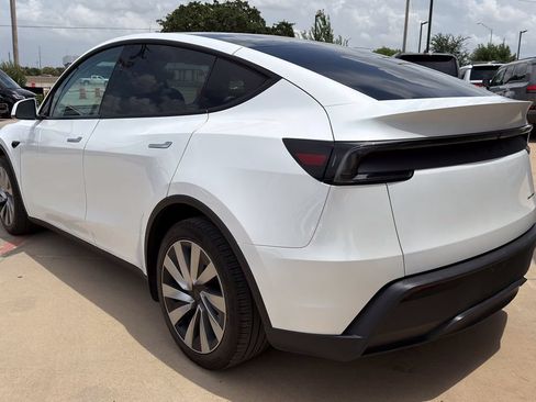 Used 2026 Tesla Model Y Long Range AWD/4WD image 7