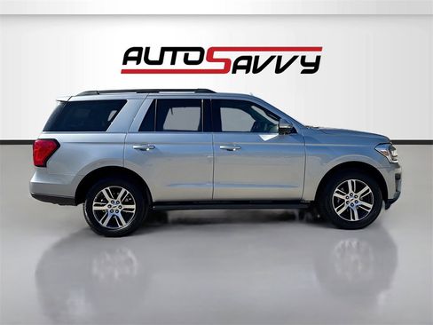 Used 2024 Ford Expedition XLT image 8
