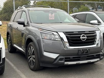 Used 2025 Nissan Pathfinder Platinum w/ Cargo Package