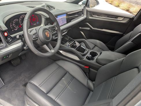 New 2026 Porsche Cayenne E-Hybrid Coupe AWD/4WD image 4