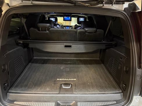 Used 2016 Cadillac Escalade ESV Platinum AWD/4WD image 13