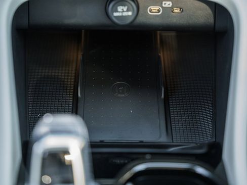 New 2026 Volvo XC40 B5 Plus w/ Protection Package Premier image 25