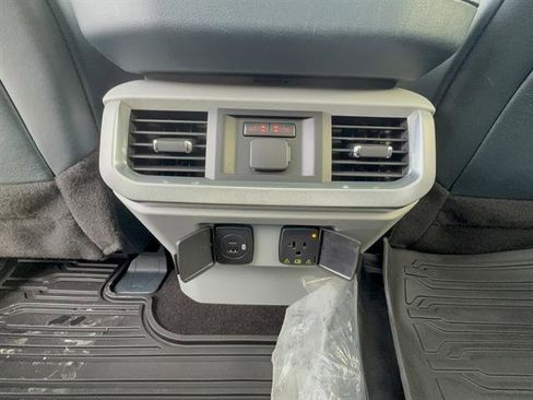 Used 2022 Ford F150 Limited image 26