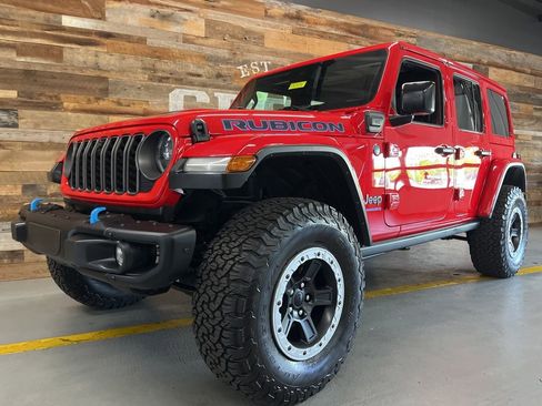Used 2024 Jeep Wrangler Unlimited Rubicon 4xe AWD/4WD image 19