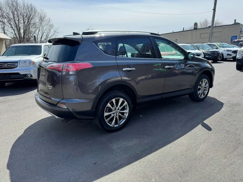Used 2016 Toyota RAV4 Limited AWD/4WD image 7