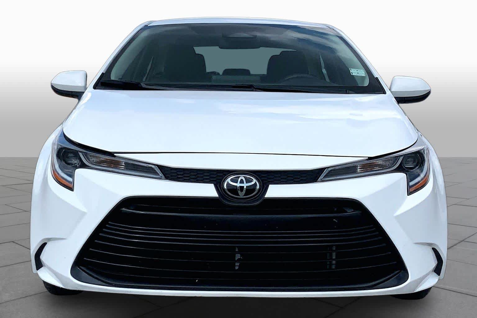 Used 2024 Toyota Corolla LE FWD image 4