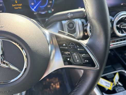 Used 2024 Mercedes-Benz EQB 250+ image 18