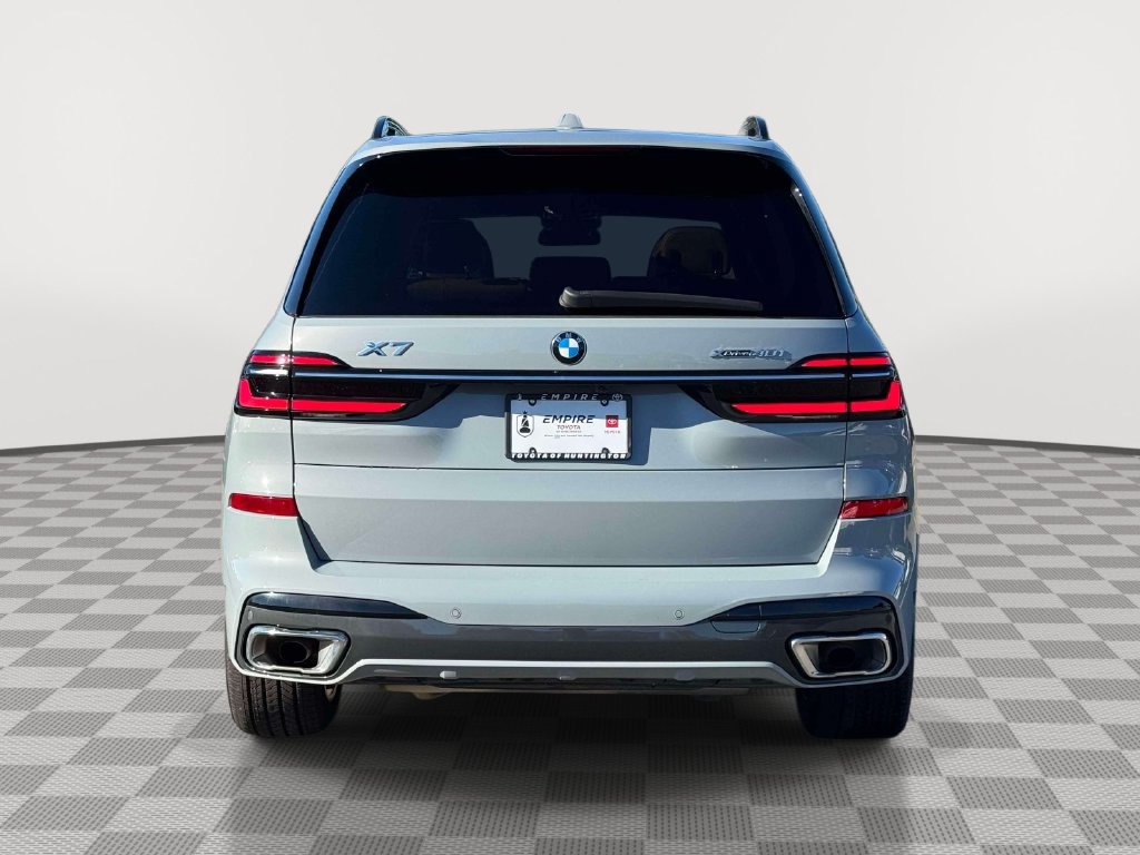 Used 2026 BMW X7 xDrive40i w/ M Sport Package AWD/4WD image 6