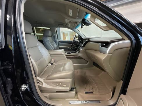 Used 2017 GMC Yukon SLT w/ Premium Edition AWD/4WD image 30