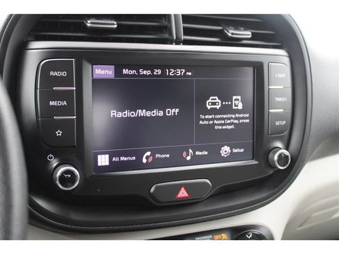 Used 2022 Kia Soul LX image 22