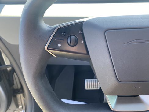 Used 2024 Tesla Cybertruck AWD Crew Cab image 22