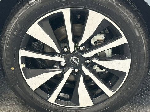 New 2025 Nissan Sentra SV w/ SV Premium Package image 17