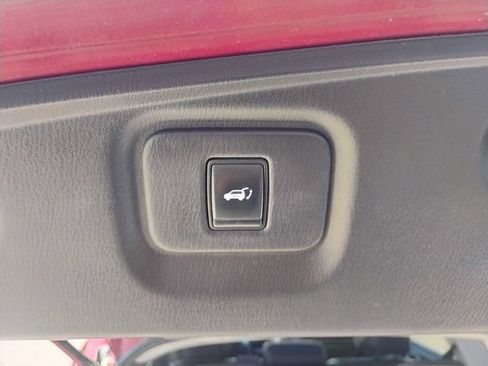 Used 2016 Nissan Pathfinder Platinum w/ Family Entertainment Package AWD/4WD image 11