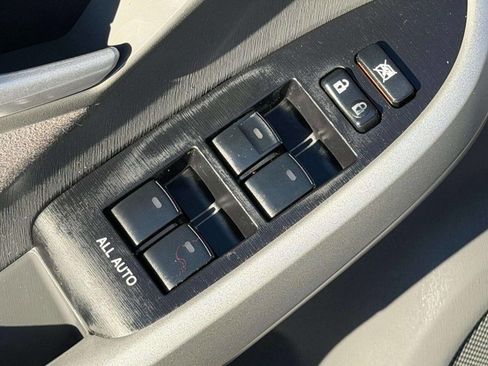 Used 2011 Toyota Prius Five image 13