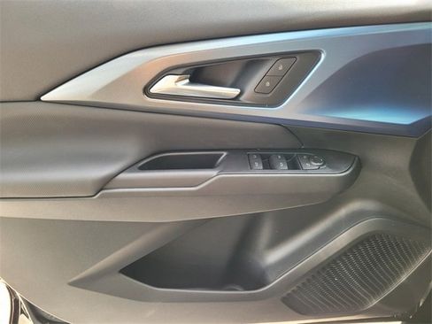 New 2026 Chevrolet Equinox EV LT image 21