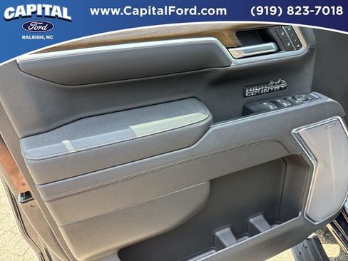 Used 2024 Chevrolet Silverado 1500 High Country w/ High Country Premium Package AWD/4WD image 20
