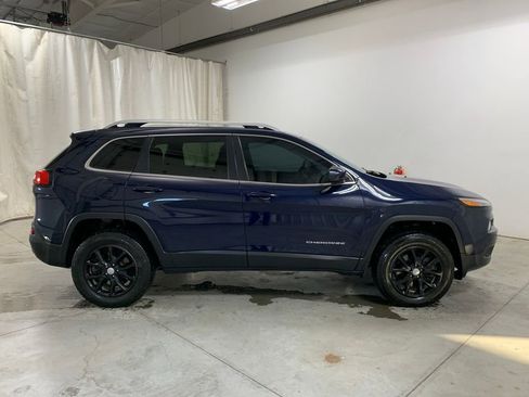 Used 2014 Jeep Cherokee Latitude w/ Cold Weather Group image 11