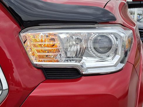 Used 2022 Toyota Tacoma SR5 w/ Technology Package RWD image 29