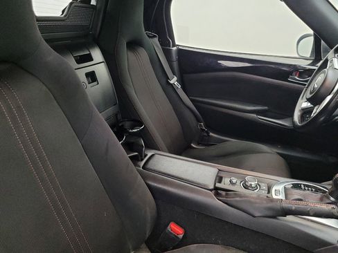 Used 2016 MAZDA MX-5 Miata Club image 21