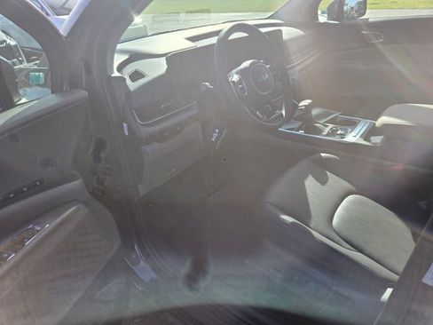 New 2026 Kia Carnival EX FWD image 4
