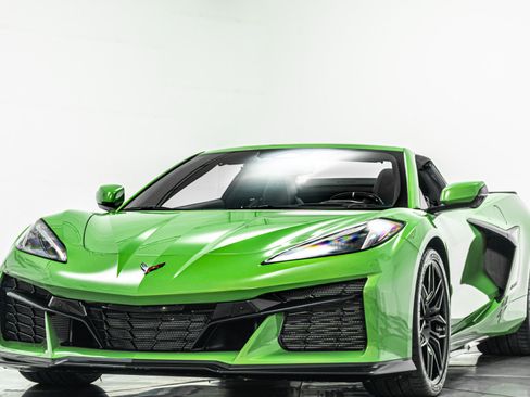 Used 2026 Chevrolet Corvette Z06 RWD image 5