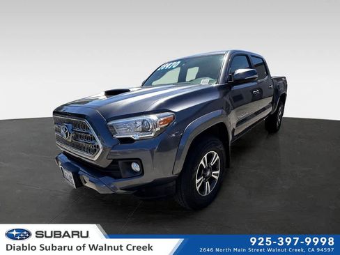 Used 2017 Toyota Tacoma TRD Sport w/ Tow Package RWD image 1