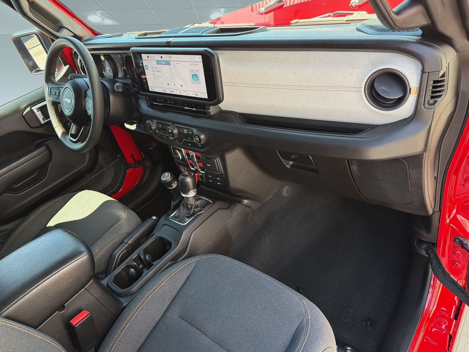 Used 2024 Jeep Gladiator Sport AWD/4WD image 29