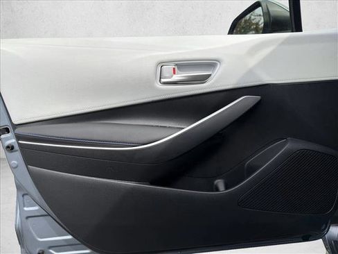 Used 2020 Toyota Corolla SE w/ SE Premium Package image 10